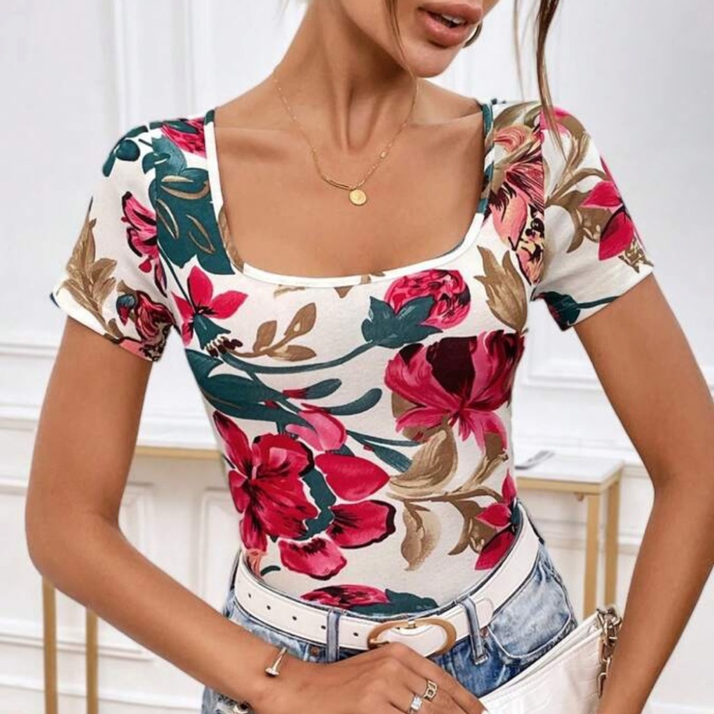 Floral square neck tee